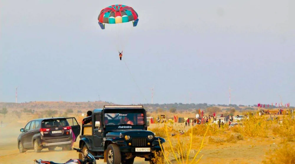 Desert Parasailing Jaisalmer, Rajasthan