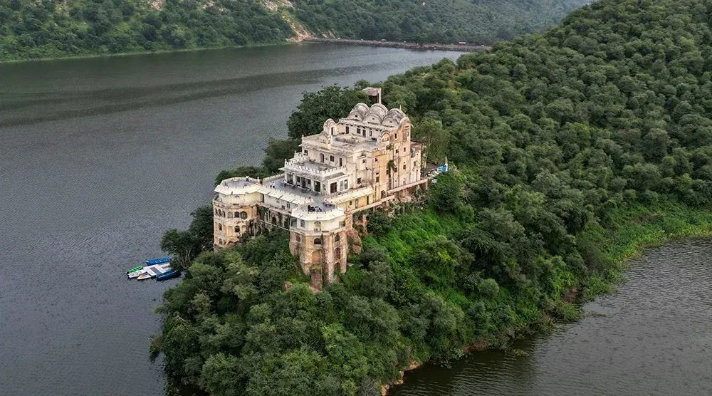 Siliserh Lake Palace Alwar heritage hotel view